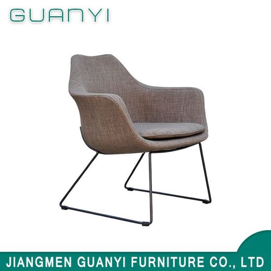 Cómodo restaurante Muebles de exterior Metal pierna cuero comedor comedor silla de vida