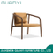Nuevo diseño de madera sólida con sillón de asiento de tela.