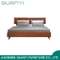 Cama grande maciza de madera